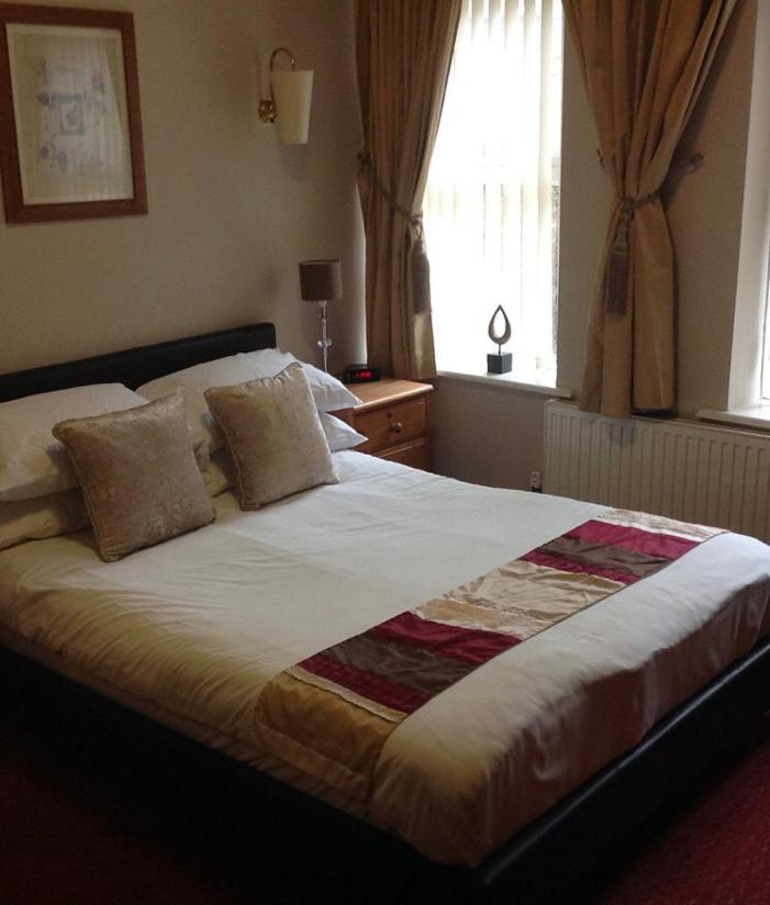 Hotel The Dillwyn Arms à Swansea Extérieur photo